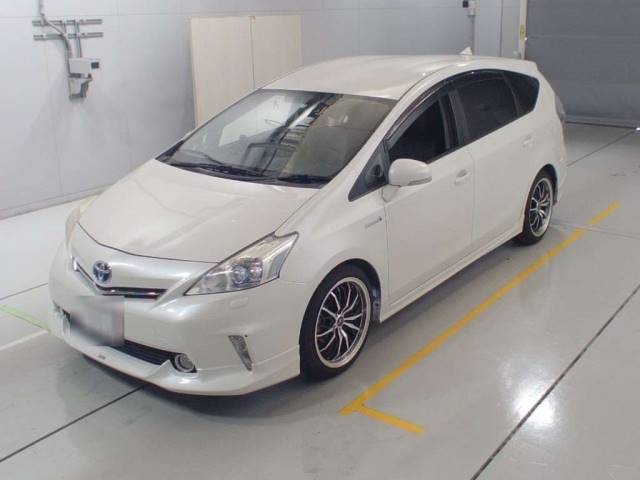 30448 TOYOTA PRIUS ALPHA ZVW41W 2012 г. (CAA Chubu)